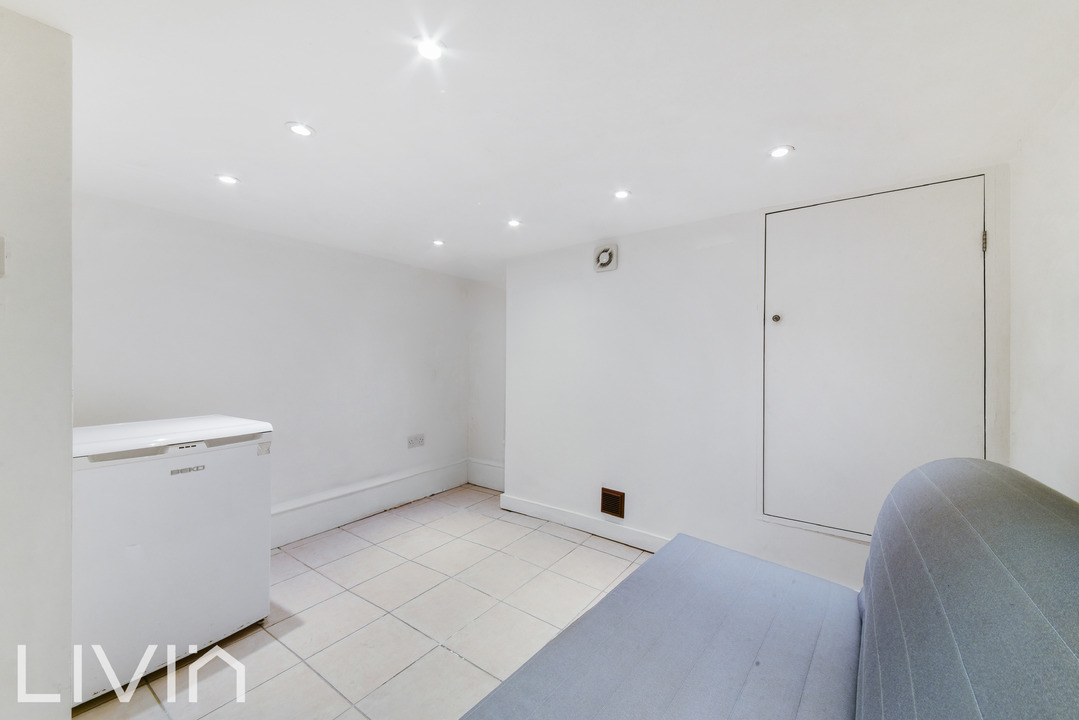 1 bed apartment for sale in Woodstock Road, Croydon 10