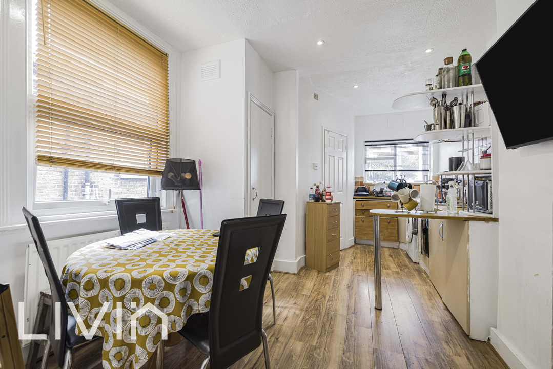 2 bed maisonette for sale in Charlmont Road, London 1