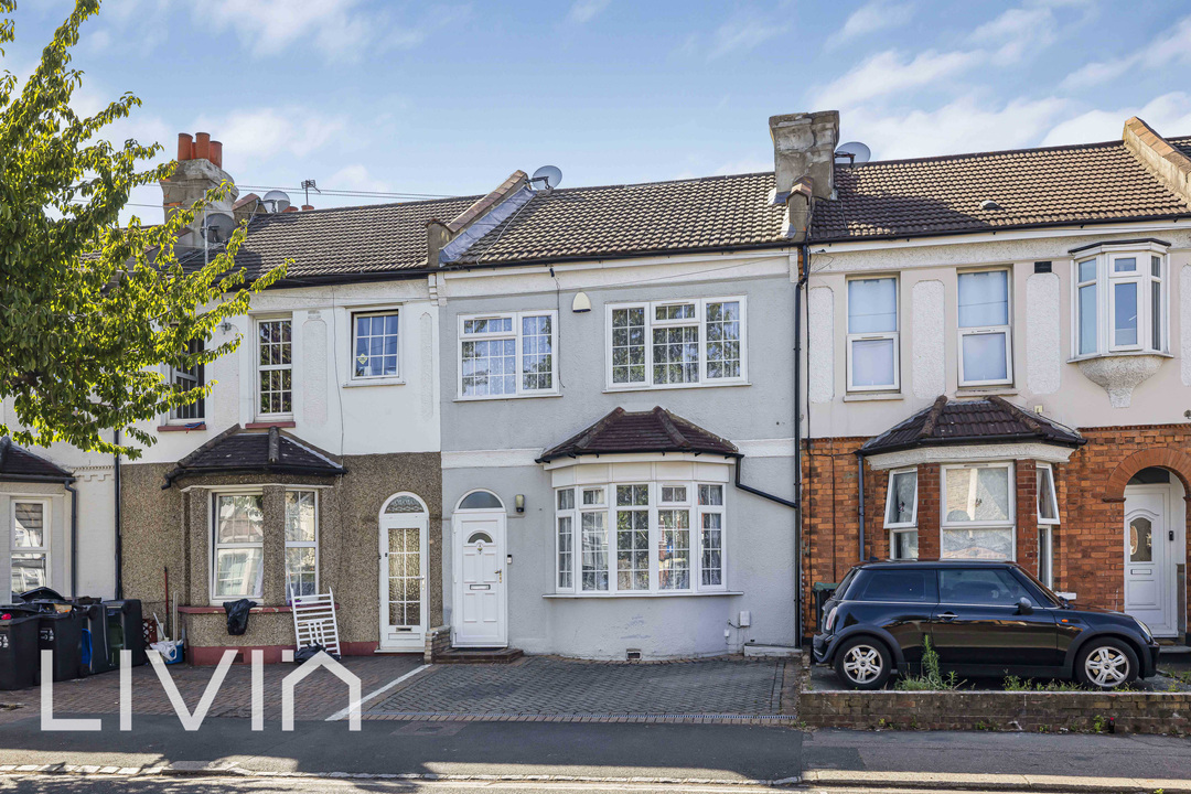 3 bed terraced house for sale in Greenside Road, Croydon  - Property Image 1