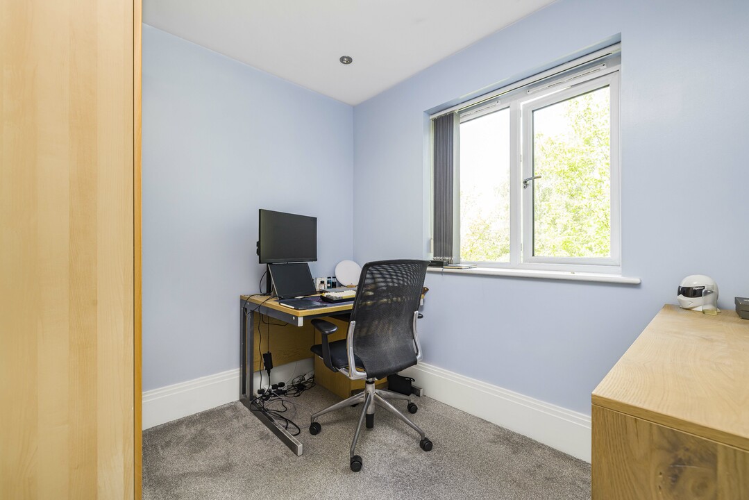 2 bed apartment for sale in Luca Court, Bromley  - Property Image 13