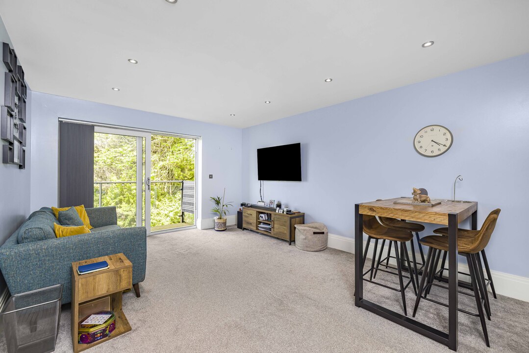 2 bed apartment for sale in Luca Court, Bromley 6