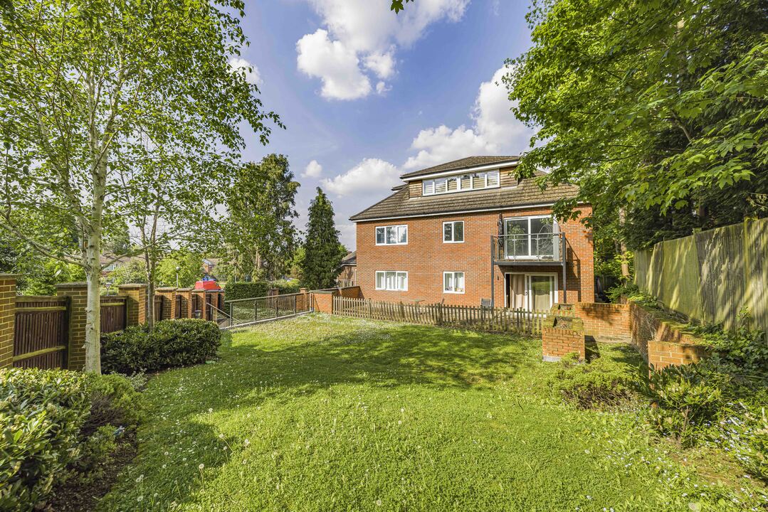 2 bed apartment for sale in Luca Court, Bromley 19