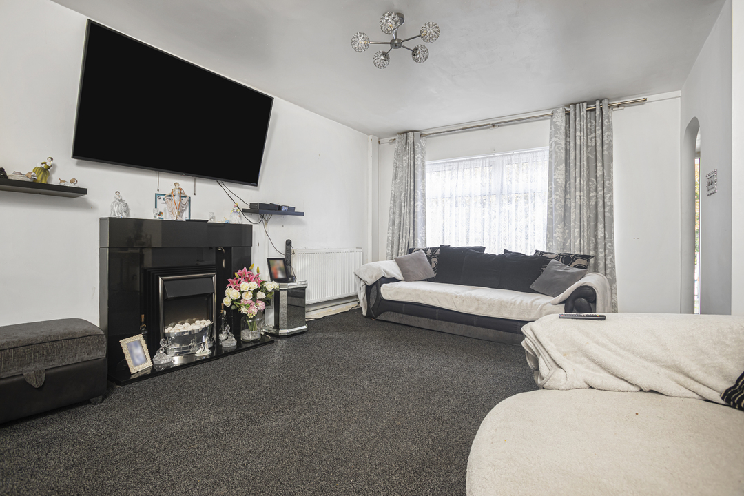 3 bed terraced house for sale in Court Wood Lane, Croydon  - Property Image 3
