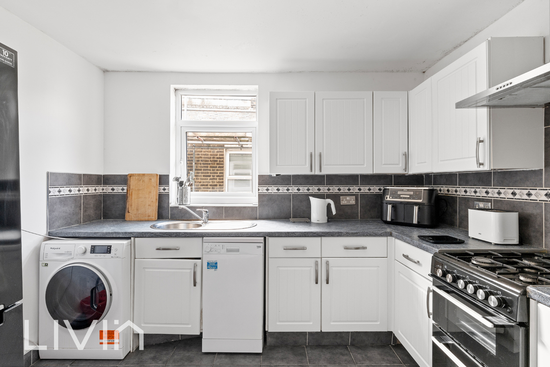 1 bed apartment for sale in Davidson Road, Croydon 8