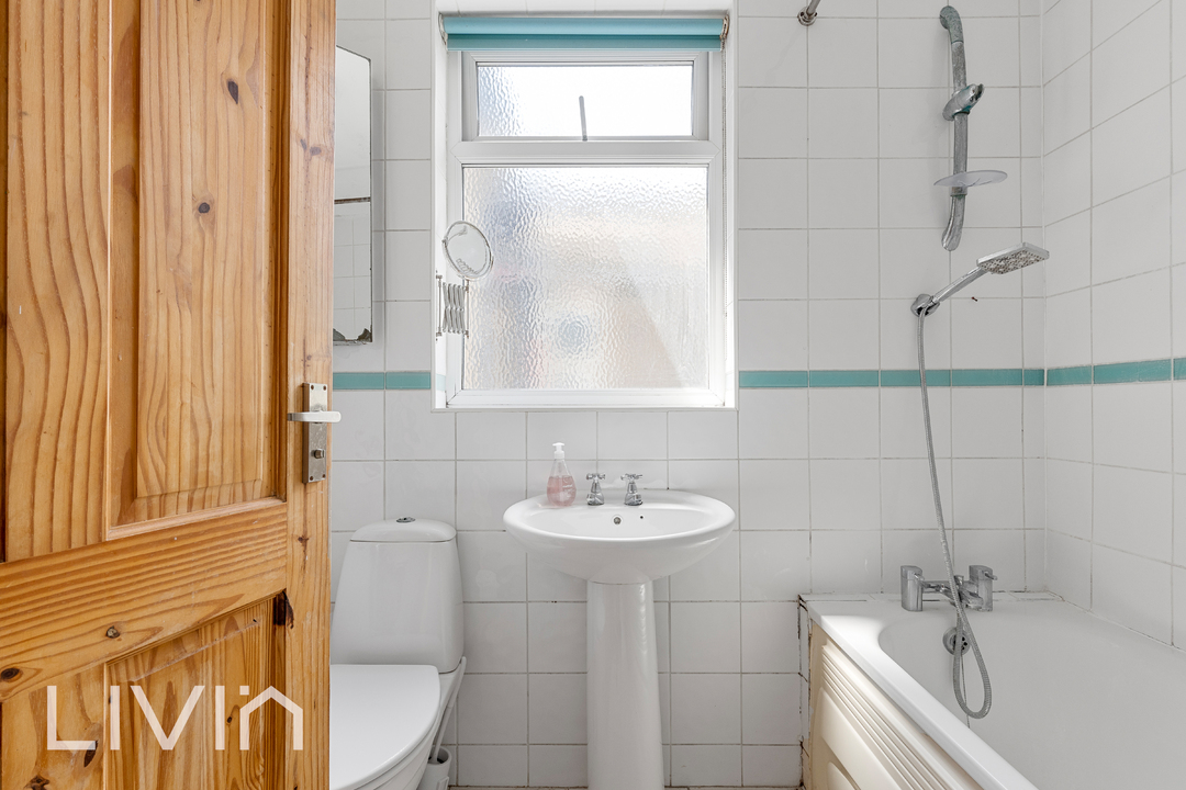 1 bed apartment for sale in Davidson Road, Croydon 13