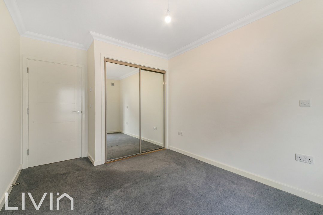 2 bed apartment to rent in Warham Road, South Croydon 7