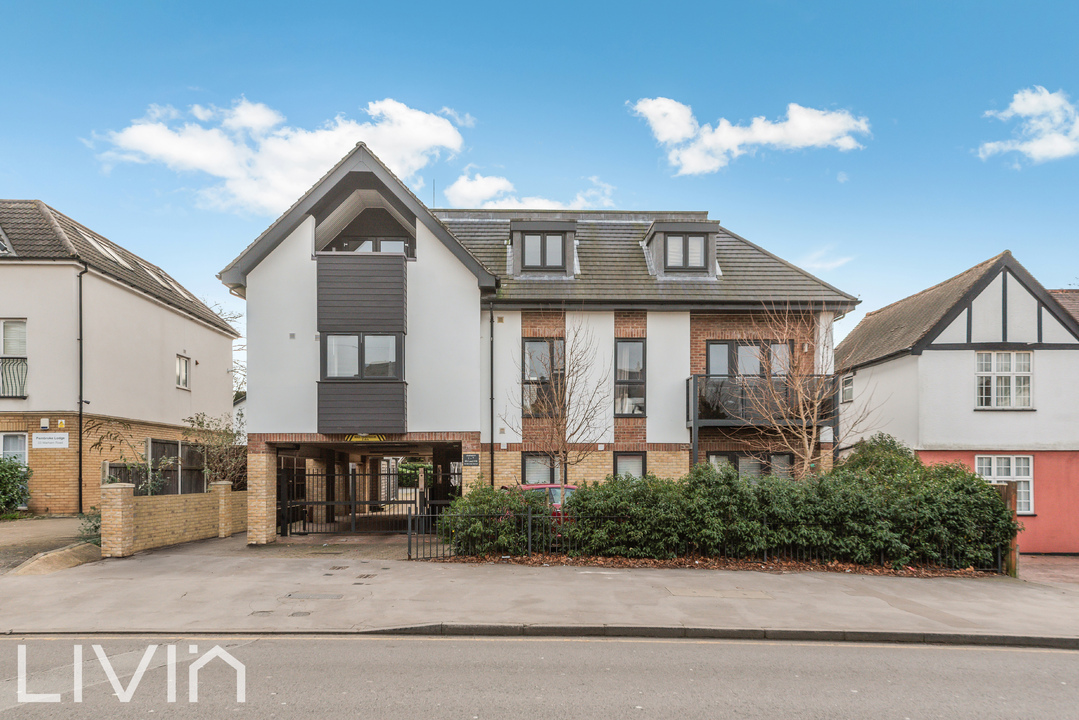 2 bed apartment to rent in Warham Road, South Croydon 11