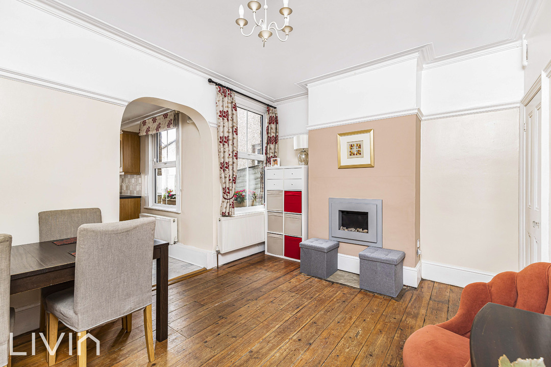 3 bed terraced house for sale in Benson Road, Croydon  - Property Image 5