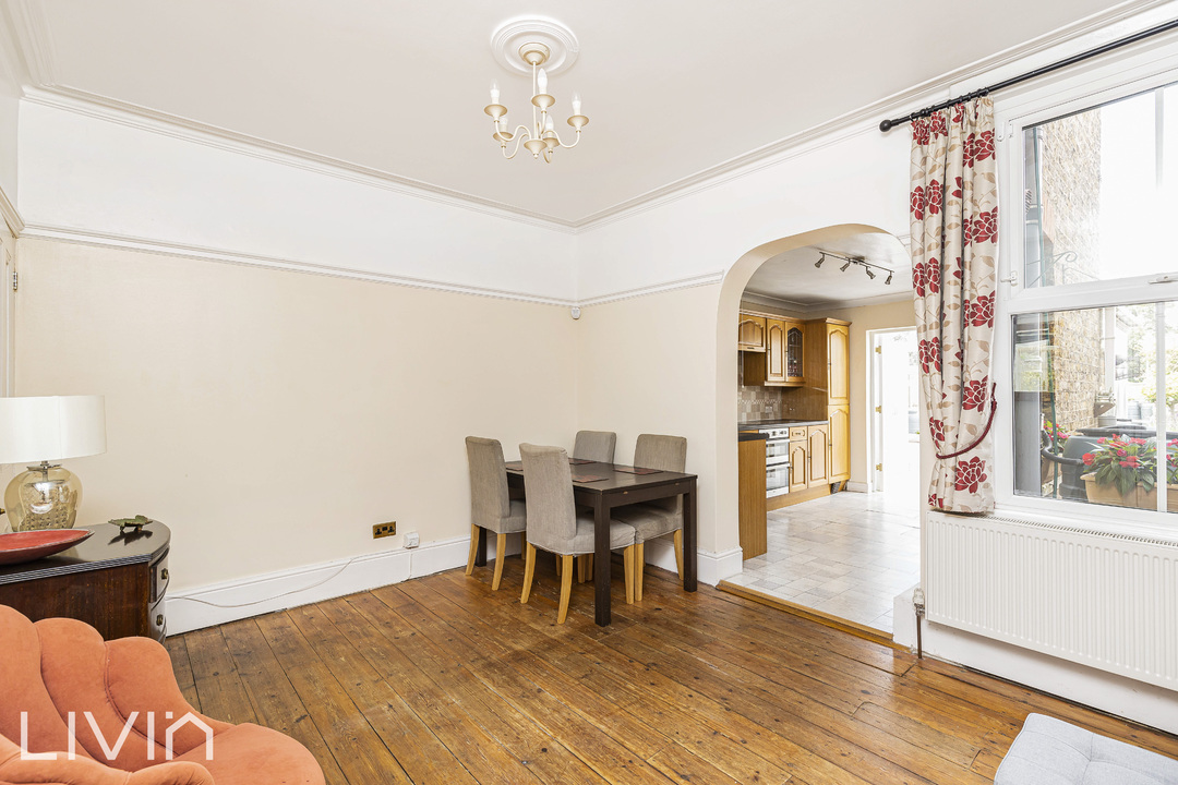 3 bed terraced house for sale in Benson Road, Croydon  - Property Image 4