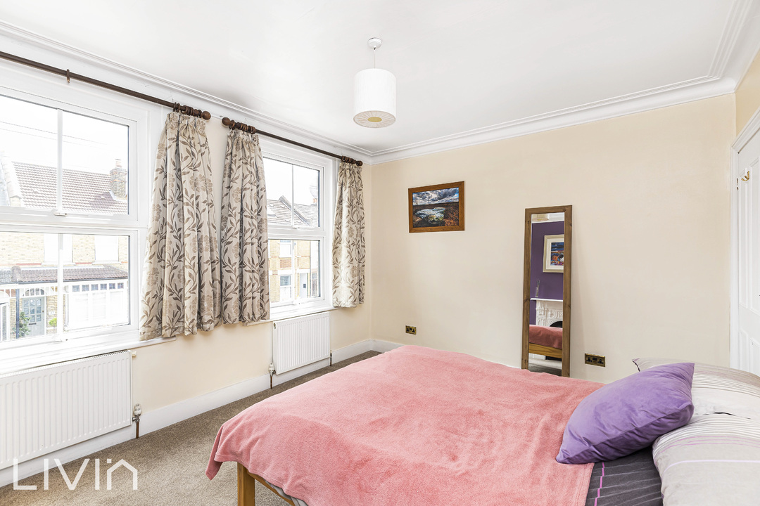 3 bed terraced house for sale in Benson Road, Croydon  - Property Image 9