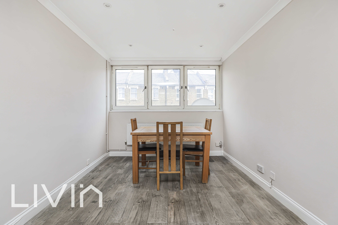 3 bed maisonette for sale in Paulet Road, London 7