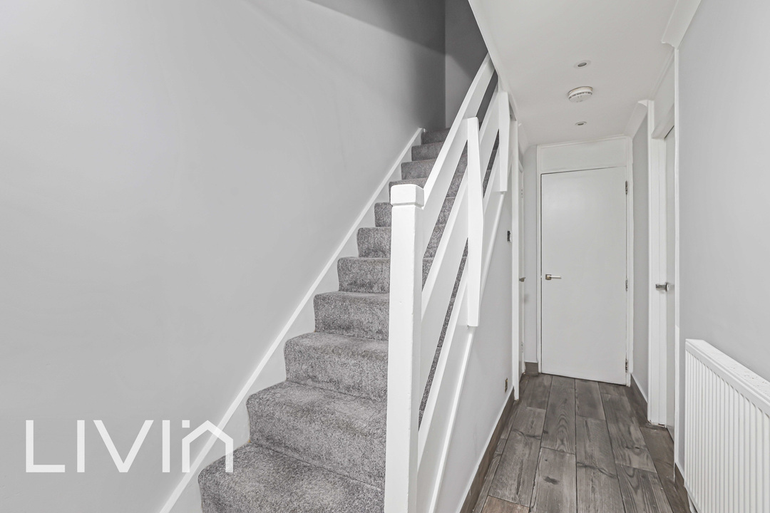 3 bed maisonette for sale in Paulet Road, London 10