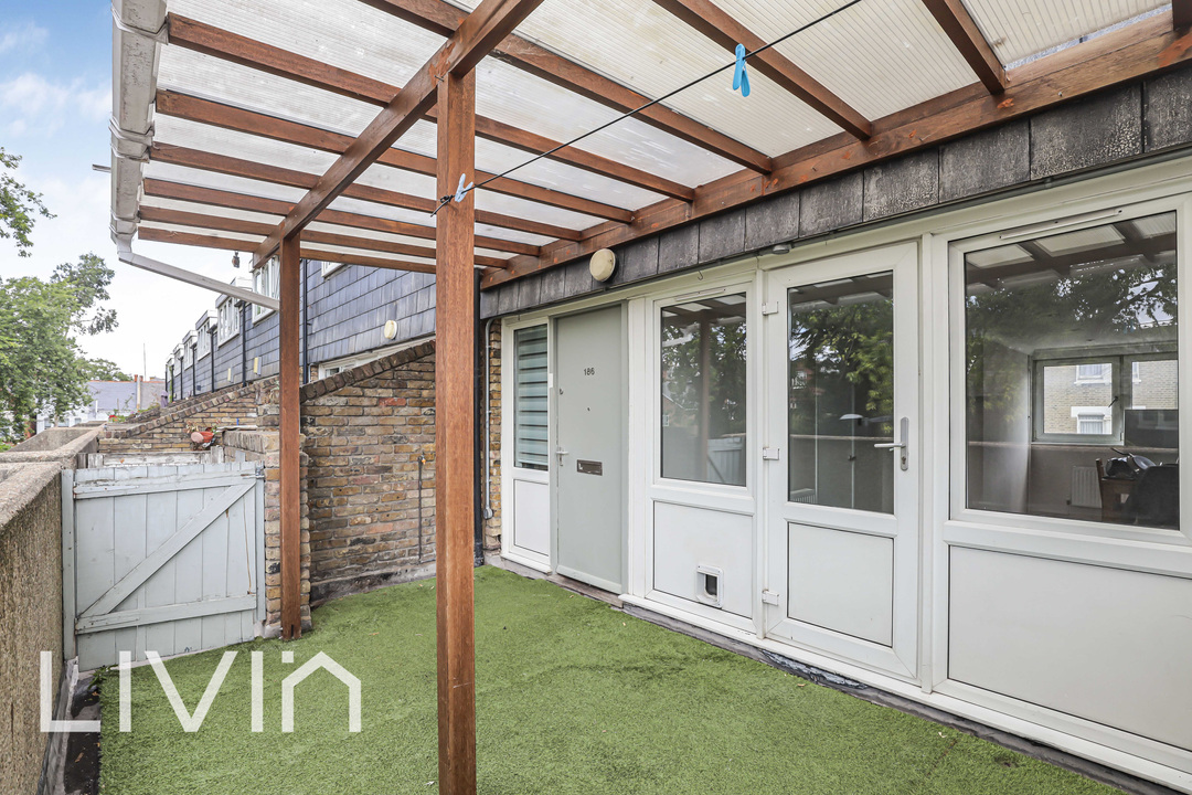 3 bed maisonette for sale in Paulet Road, London  - Property Image 2