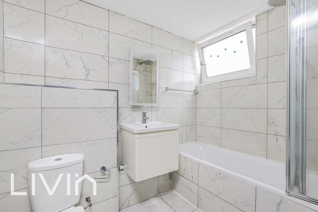 3 bed maisonette for sale in Paulet Road, London 6