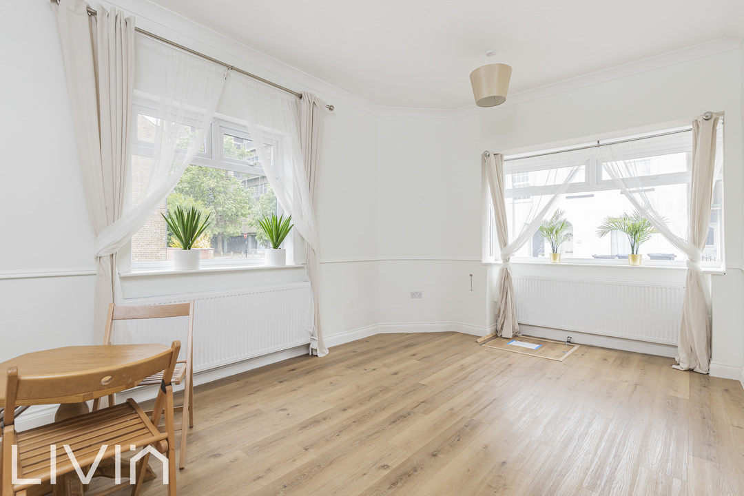 4 bed end of terrace house for sale in Church Road, Croydon 4