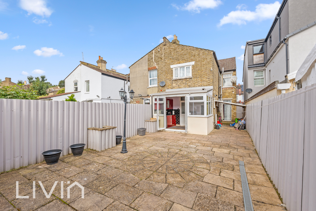 3 bed semi-detached house for sale in Elmwood Road, Croydon 8
