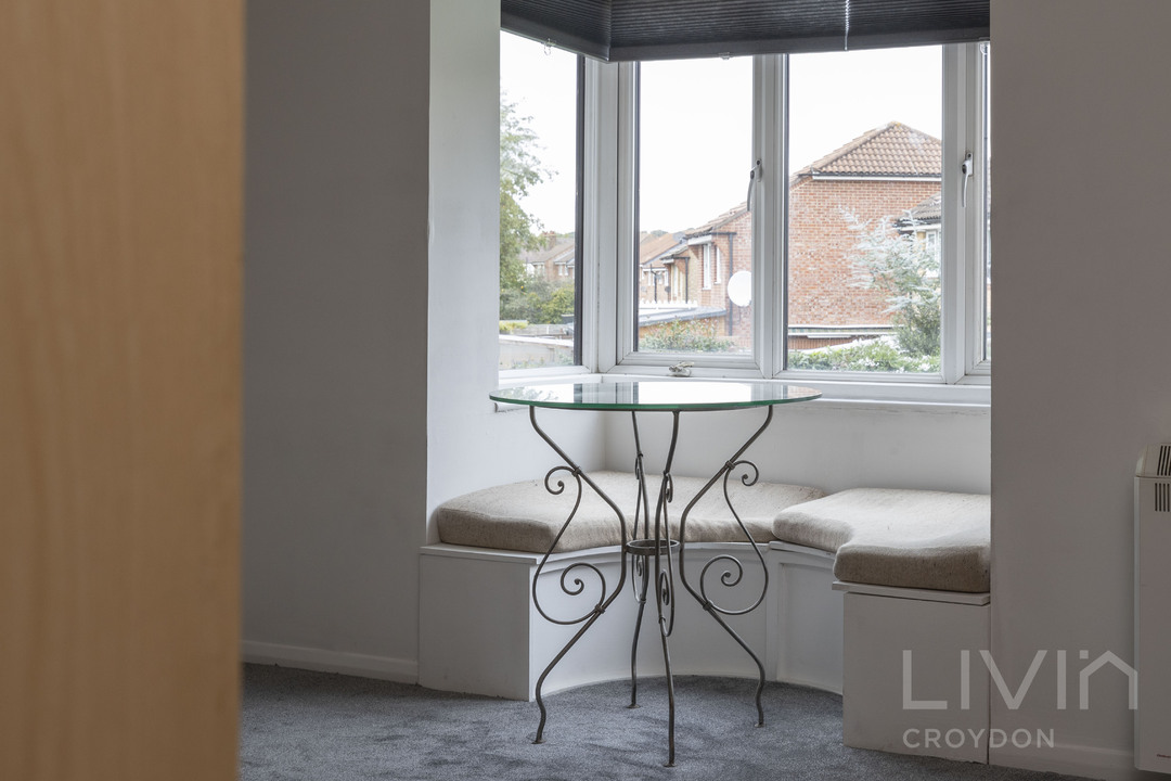 Apartment to rent in Redgrave Close, Croydon 10