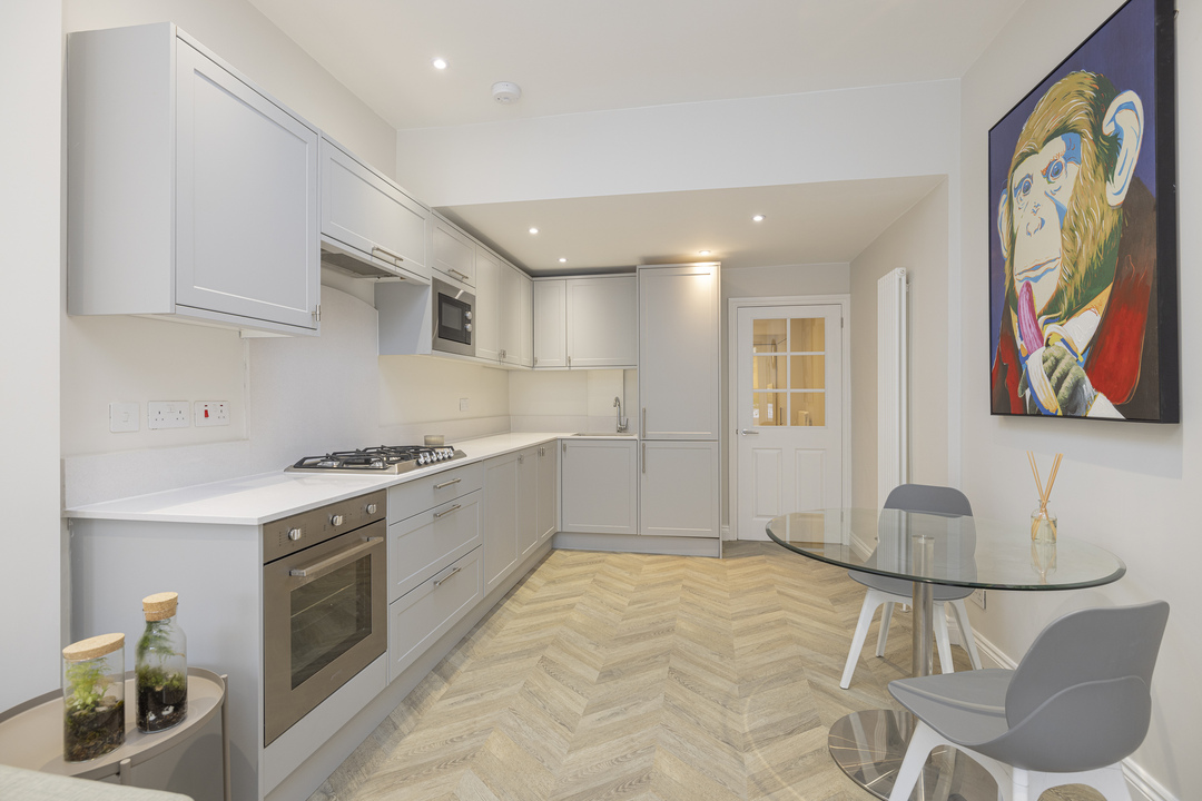 2 bed apartment to rent in Howberry Road, Thornton Heath 9