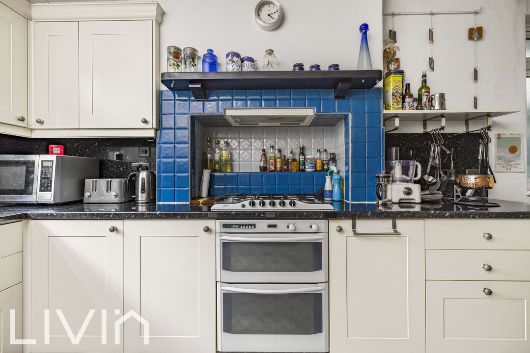 4 bed semi-detached house for sale in Northampton Road, Croydon  - Property Image 9