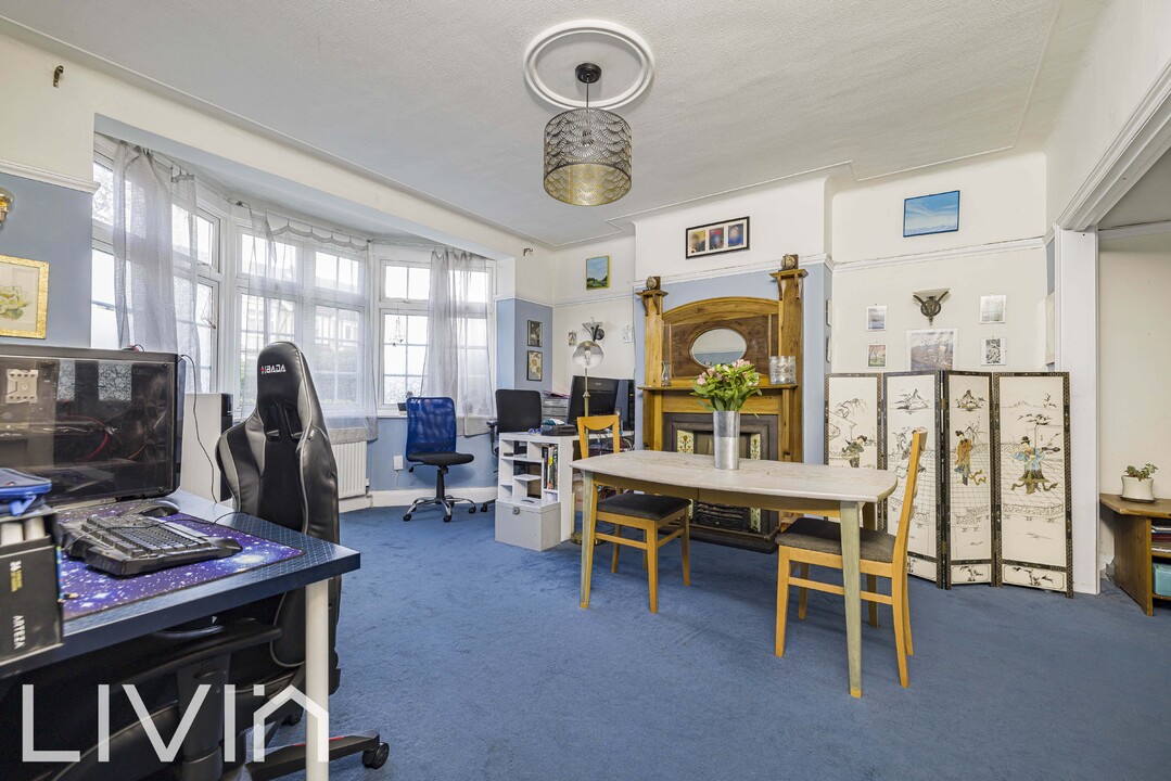 4 bed semi-detached house for sale in Northampton Road, Croydon 5