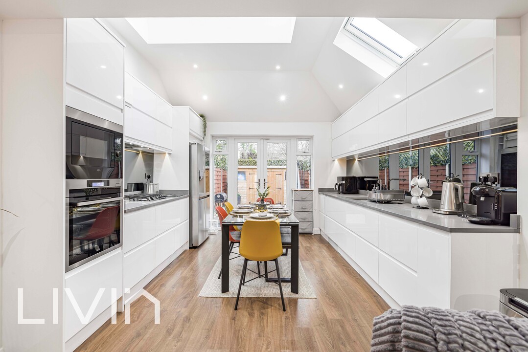 4 bed house for sale in Church Road, Croydon 6