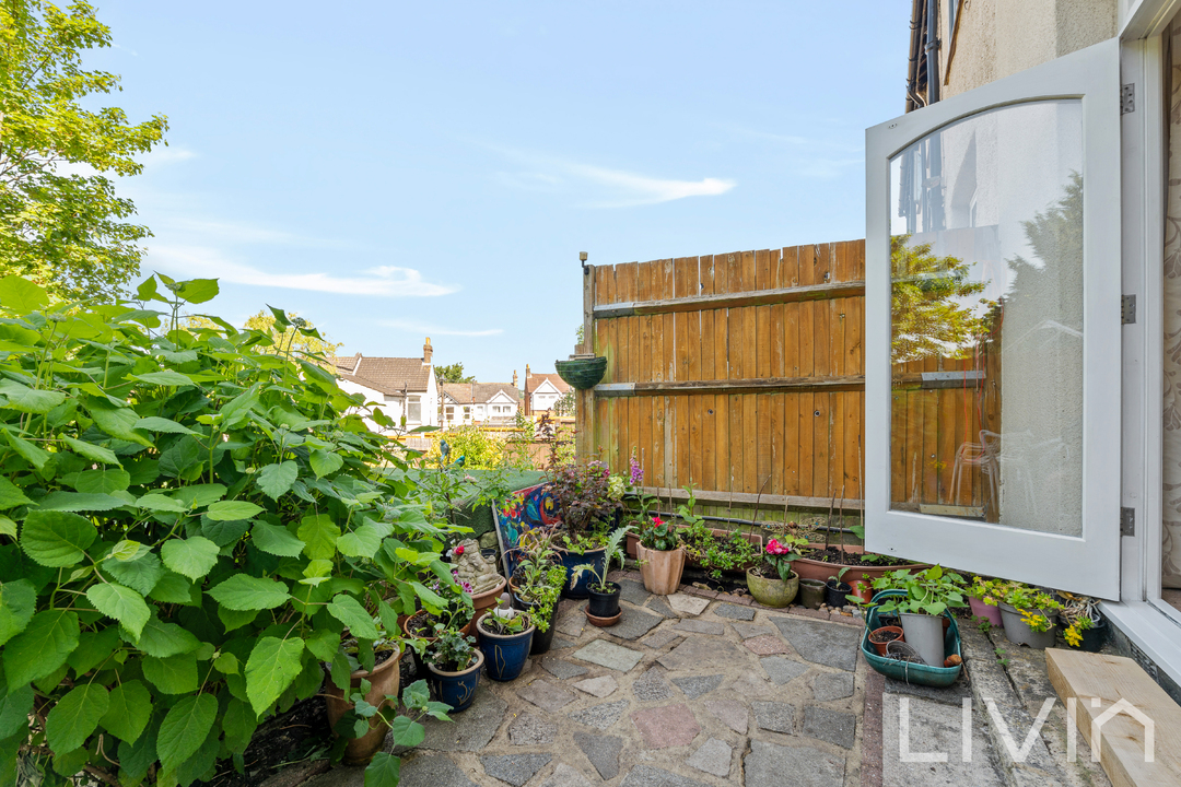 3 bed house for sale in Annsworthy Crescent, South Norwood  - Property Image 8