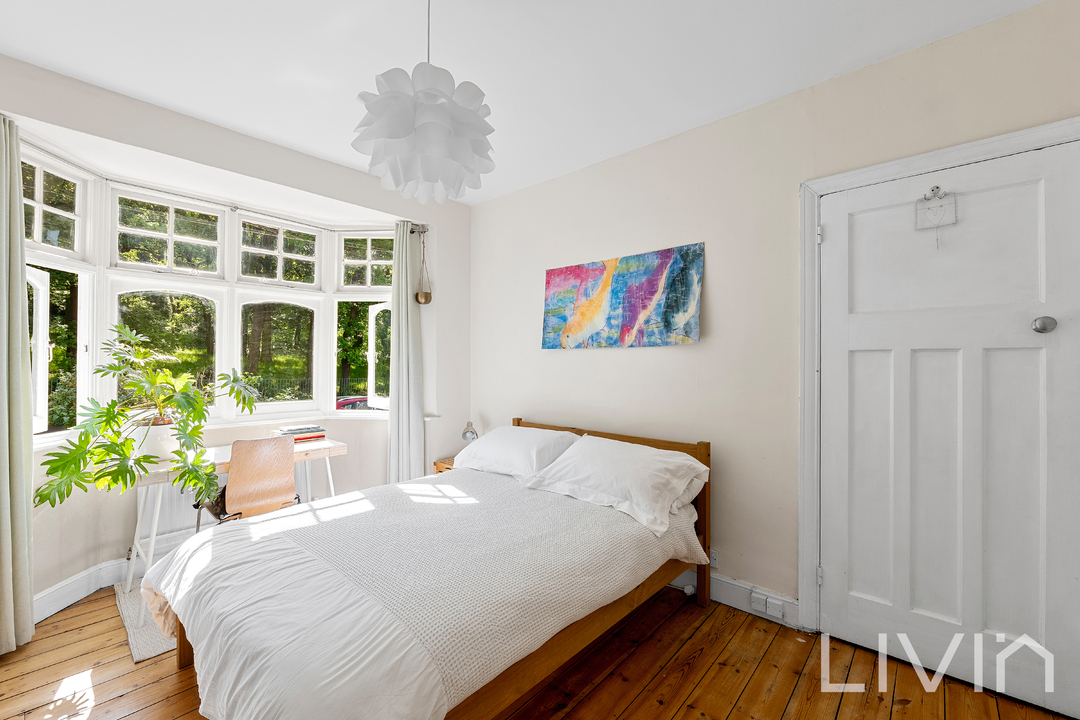 3 bed house for sale in Annsworthy Crescent, South Norwood 11