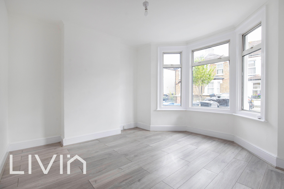 3 bed terraced house for sale in Fairholme Road, Croydon  - Property Image 2
