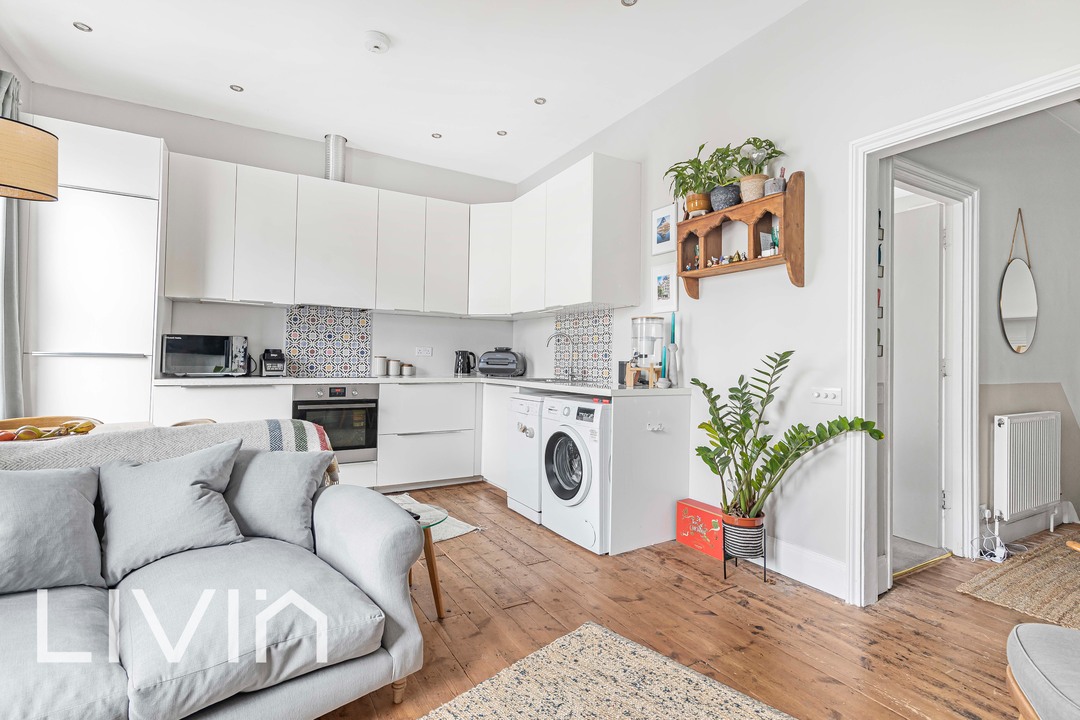 2 bed apartment for sale in Beulah Road, Thornton Heath 5