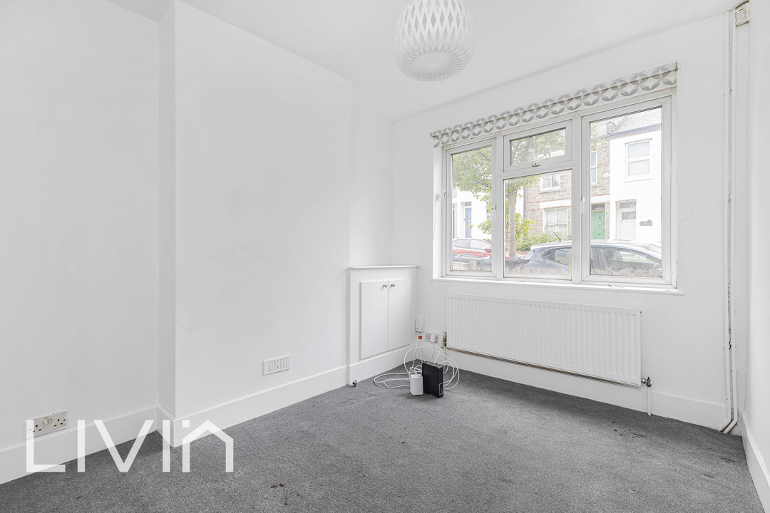 2 bed house for sale in Borough Hill, Croydon  - Property Image 2