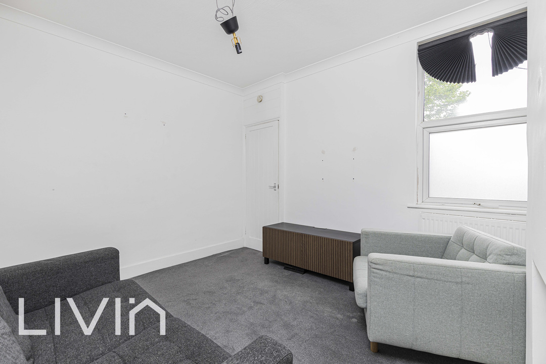 2 bed house for sale in Borough Hill, Croydon  - Property Image 3