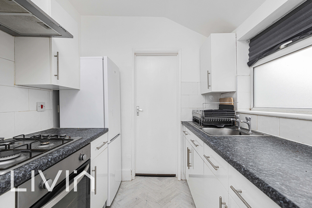2 bed house for sale in Borough Hill, Croydon  - Property Image 5