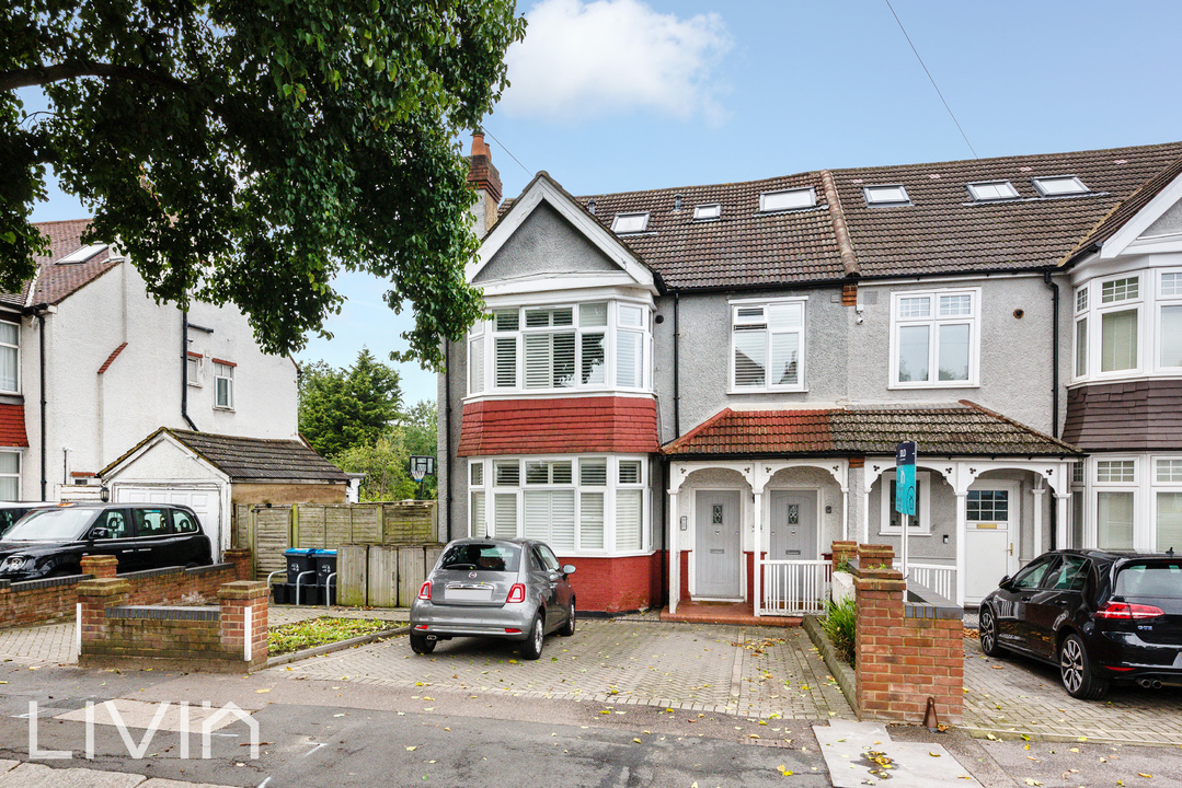 1 bed apartment for sale in Addiscombe Road, Croydon  - Property Image 1