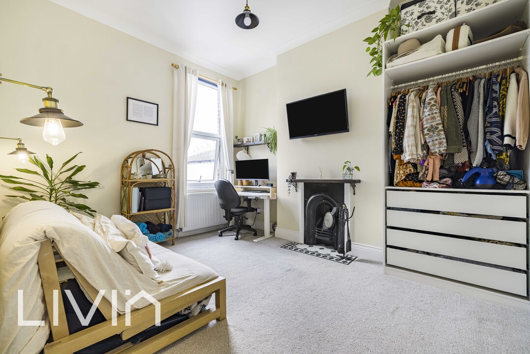 2 bed maisonette for sale in Bensham Manor Road, Thornton Heath 12