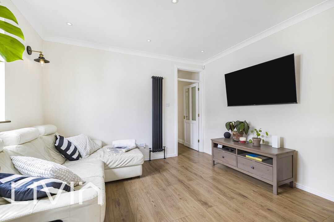 2 bed maisonette for sale in Bensham Manor Road, Thornton Heath 6