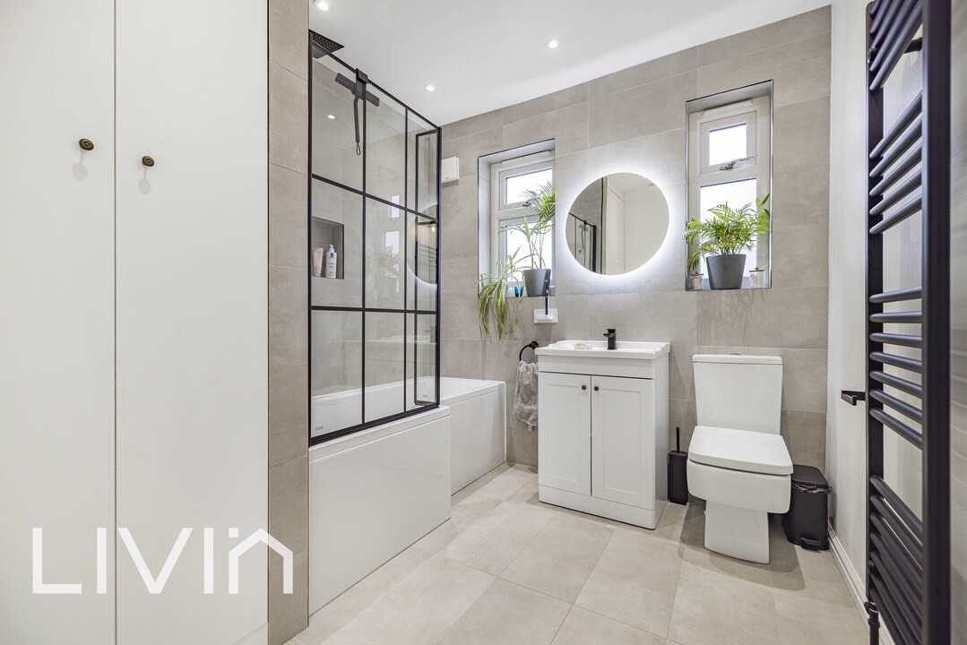 2 bed maisonette for sale in Bensham Manor Road, Thornton Heath 7