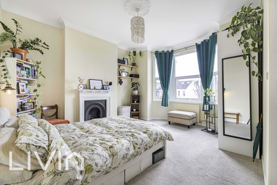 2 bed maisonette for sale in Bensham Manor Road, Thornton Heath 13