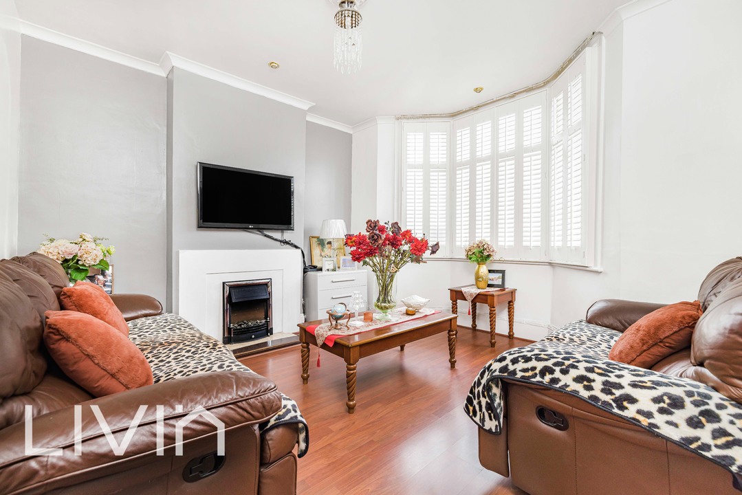 4 bed terraced house for sale in Woodville Road, Thornton Heath 1