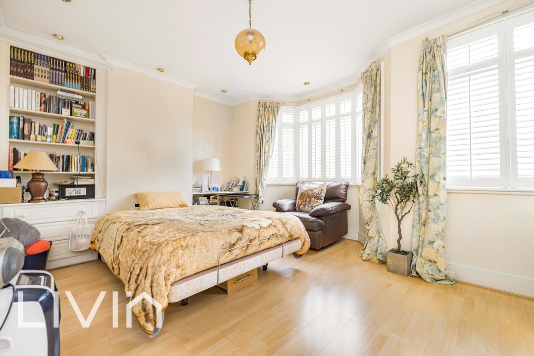 4 bed terraced house for sale in Woodville Road, Thornton Heath 2