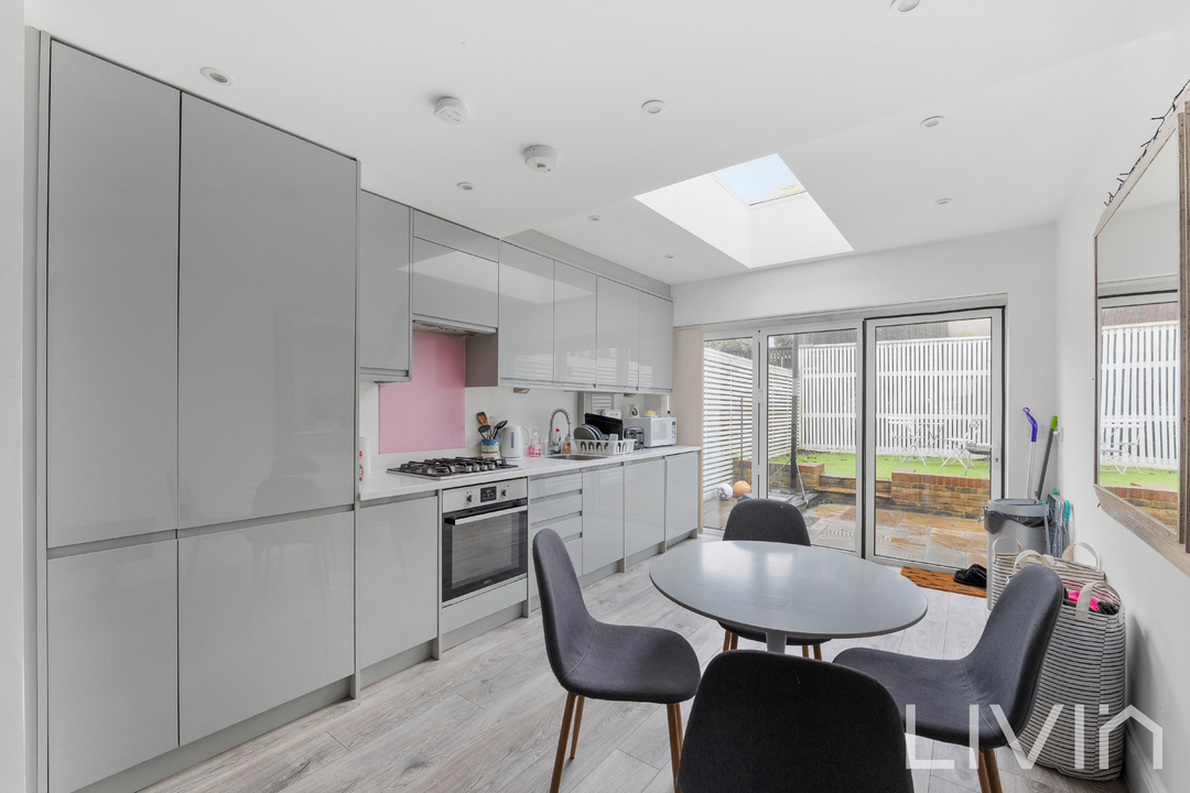 1 bed terraced house to rent in Lamberts Place, Croydon 6