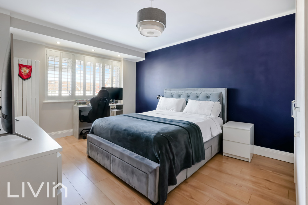 4 bed house for sale in Stanford Road, London 8