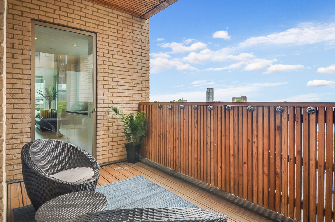 2 bed apartment for sale in Cross Road, Croydon 10