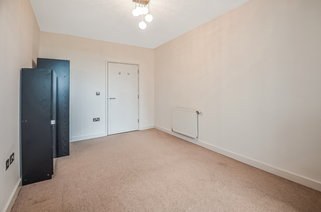 2 bed apartment for sale in Cross Road, Croydon 17
