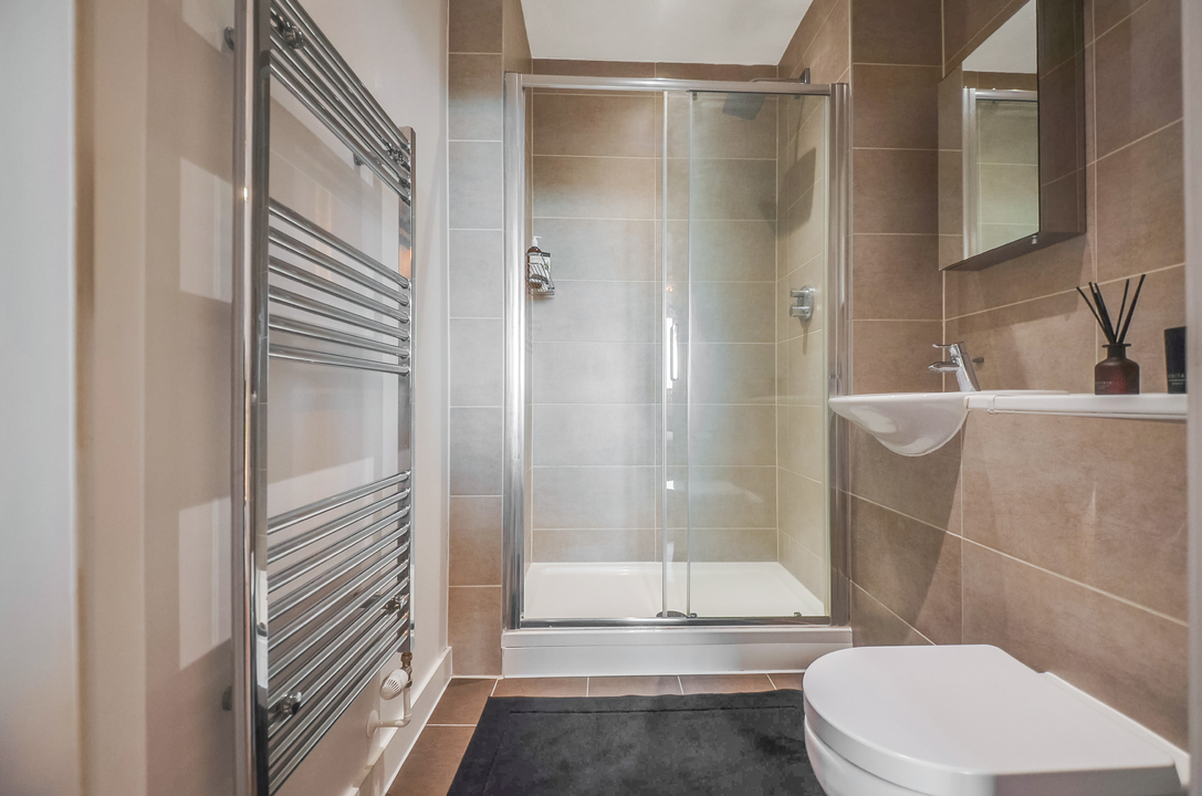 2 bed apartment for sale in Cross Road, Croydon 15