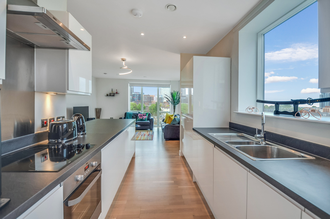 2 bed apartment for sale in Cross Road, Croydon 8