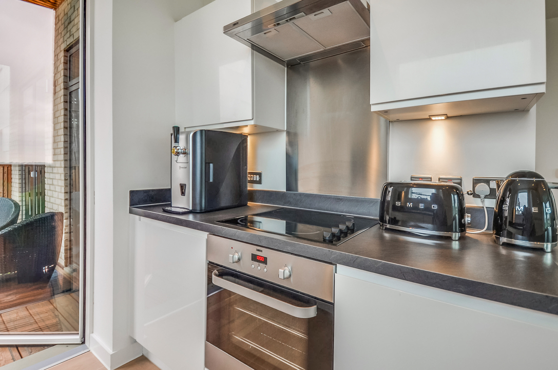 2 bed apartment for sale in Cross Road, Croydon 7