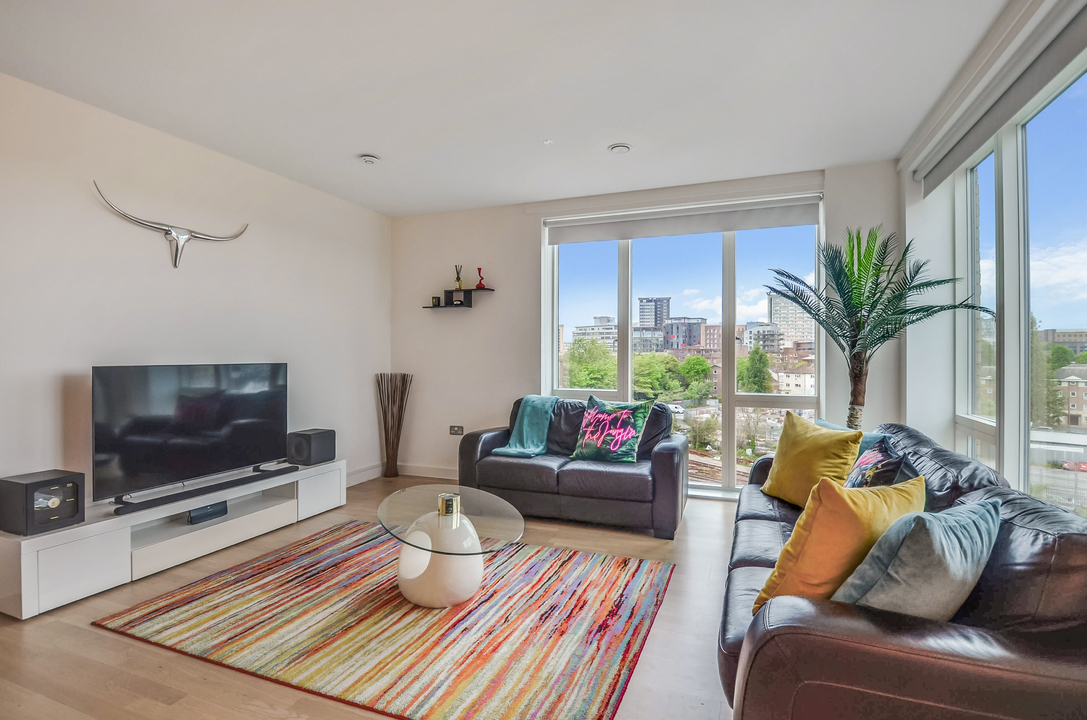 2 bed apartment for sale in Cross Road, Croydon 4