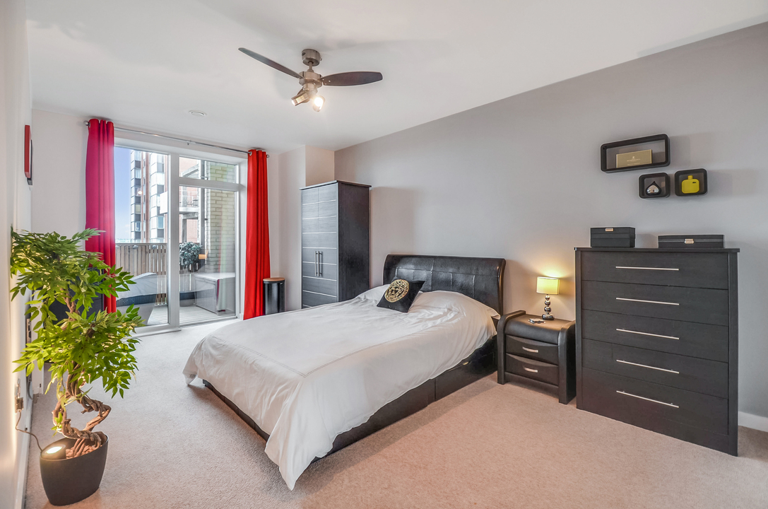 2 bed apartment for sale in Cross Road, Croydon 12