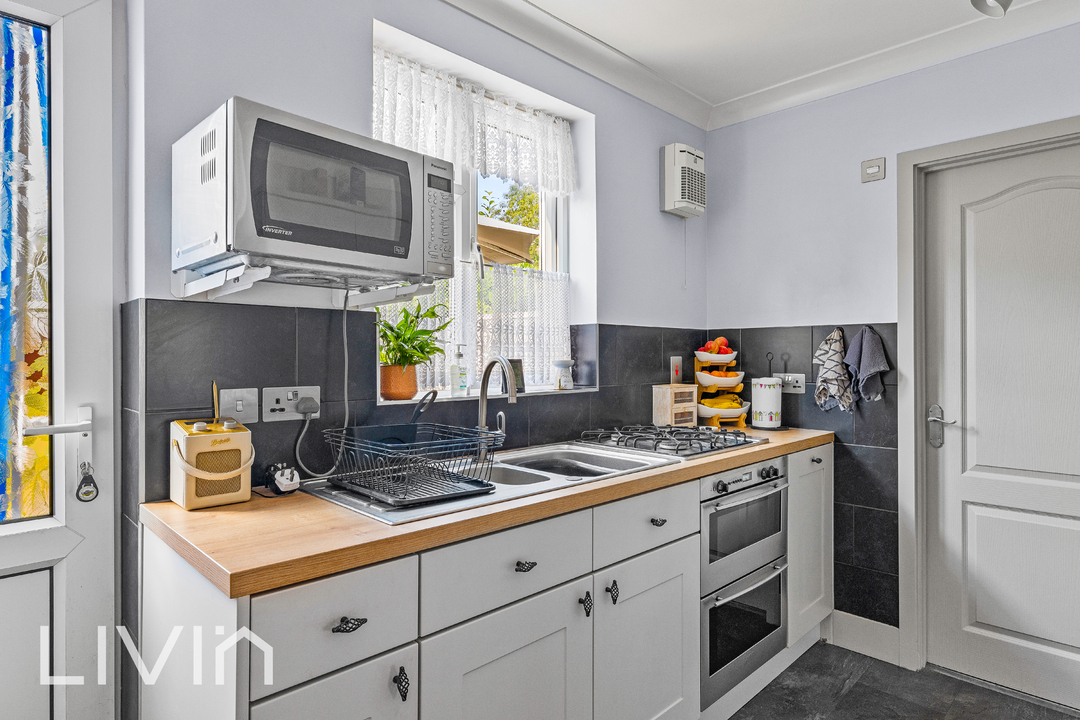 3 bed terraced house for sale in Longhurst Road, Croydon  - Property Image 6