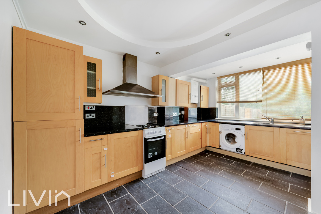 2 bed terraced house to rent in Coldharbour Road, Croydon 4